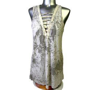 AMERICAN EAGLE OUTFITTERS GRAPHIC V PLUNGING  TOP